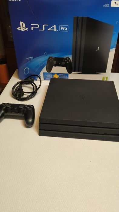 Playstation 4 PRO 1 TB + 1 comando + 1 jogo + auscultadores