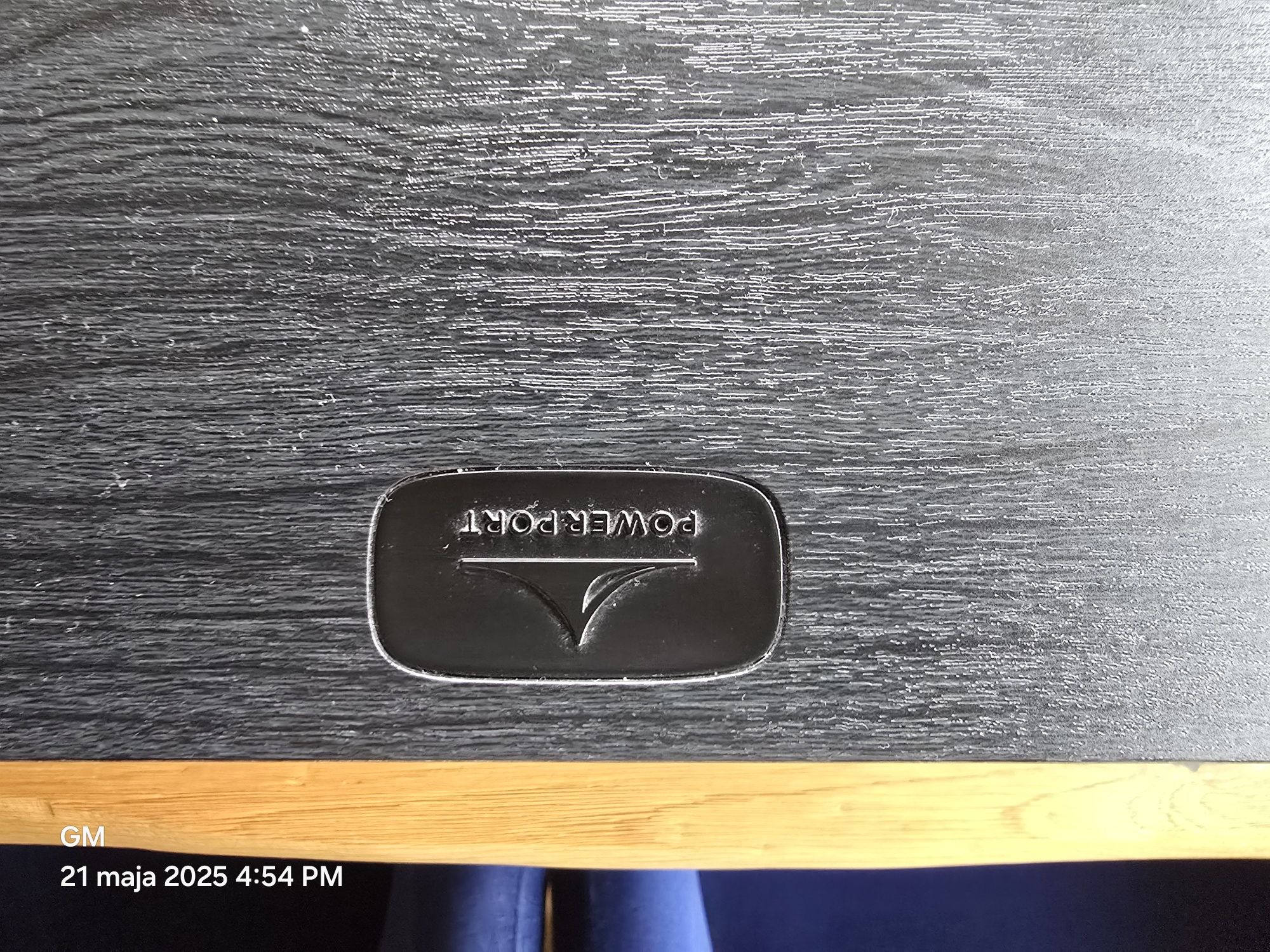 Glosnic centralny do kina domowego Polk Audio Signature es35e