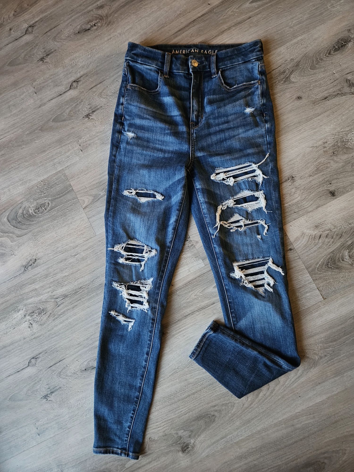 Damskie jeansy American Eagle. Rozmiar XS.