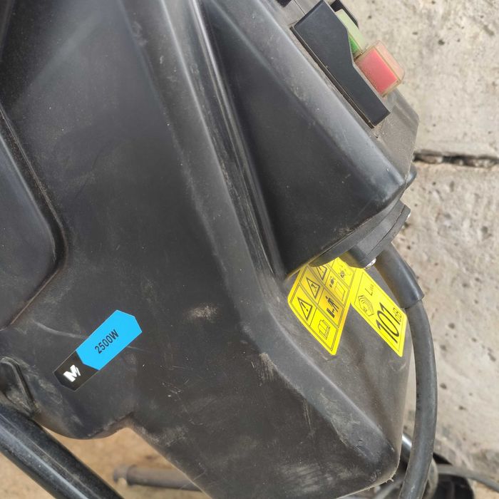 Електричний подрібнювач гілок MacAllister MIS2500+комплект ножів