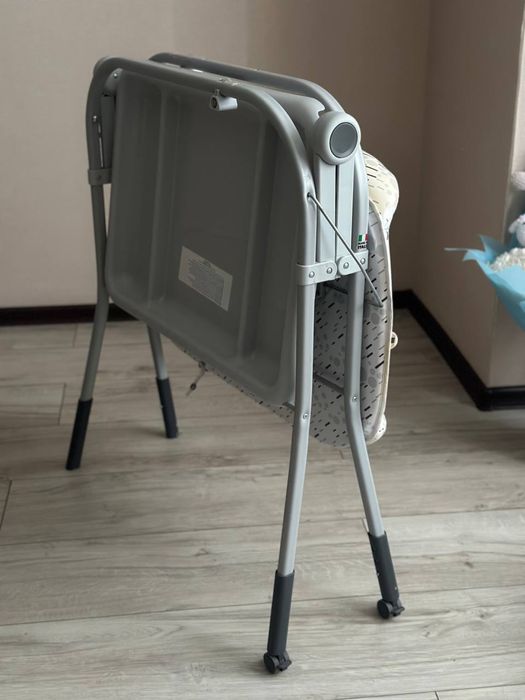 Столик для пеленання з ванночкою Chicco