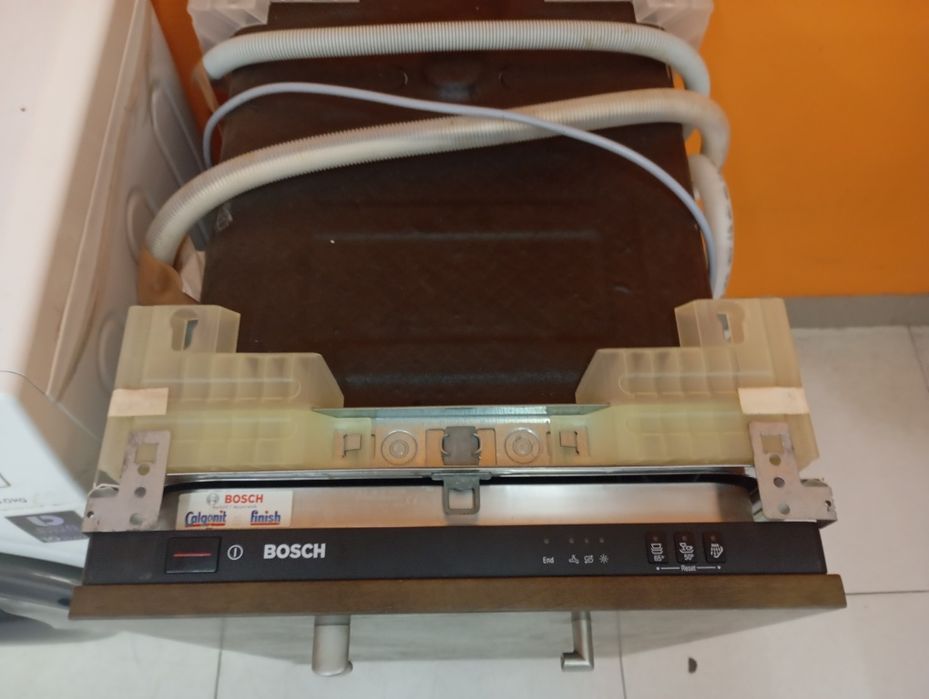 Посудомойная машина Bosch sd13j1b