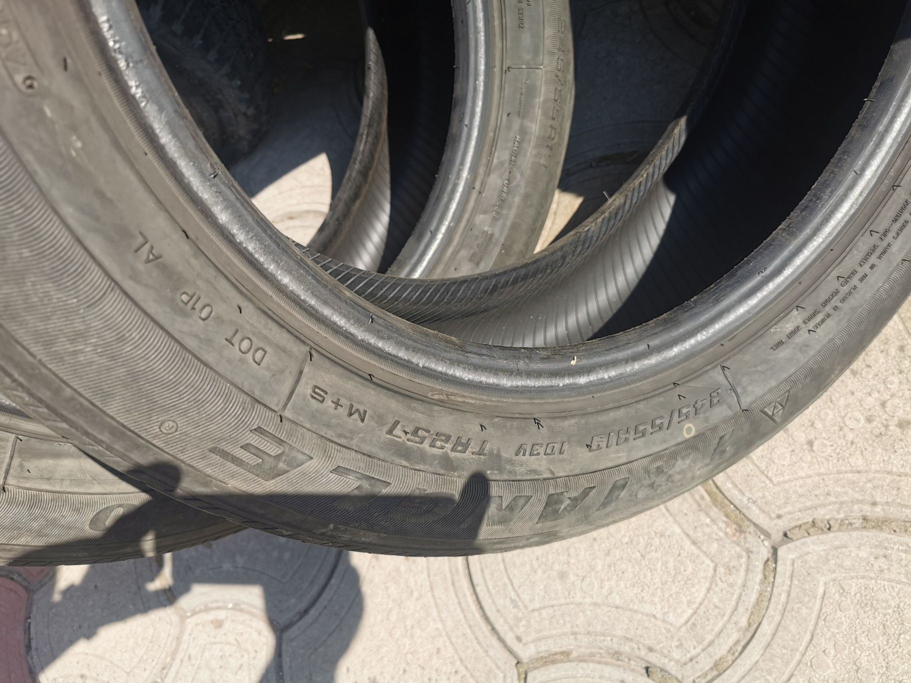 Продам шини 245/55 R19