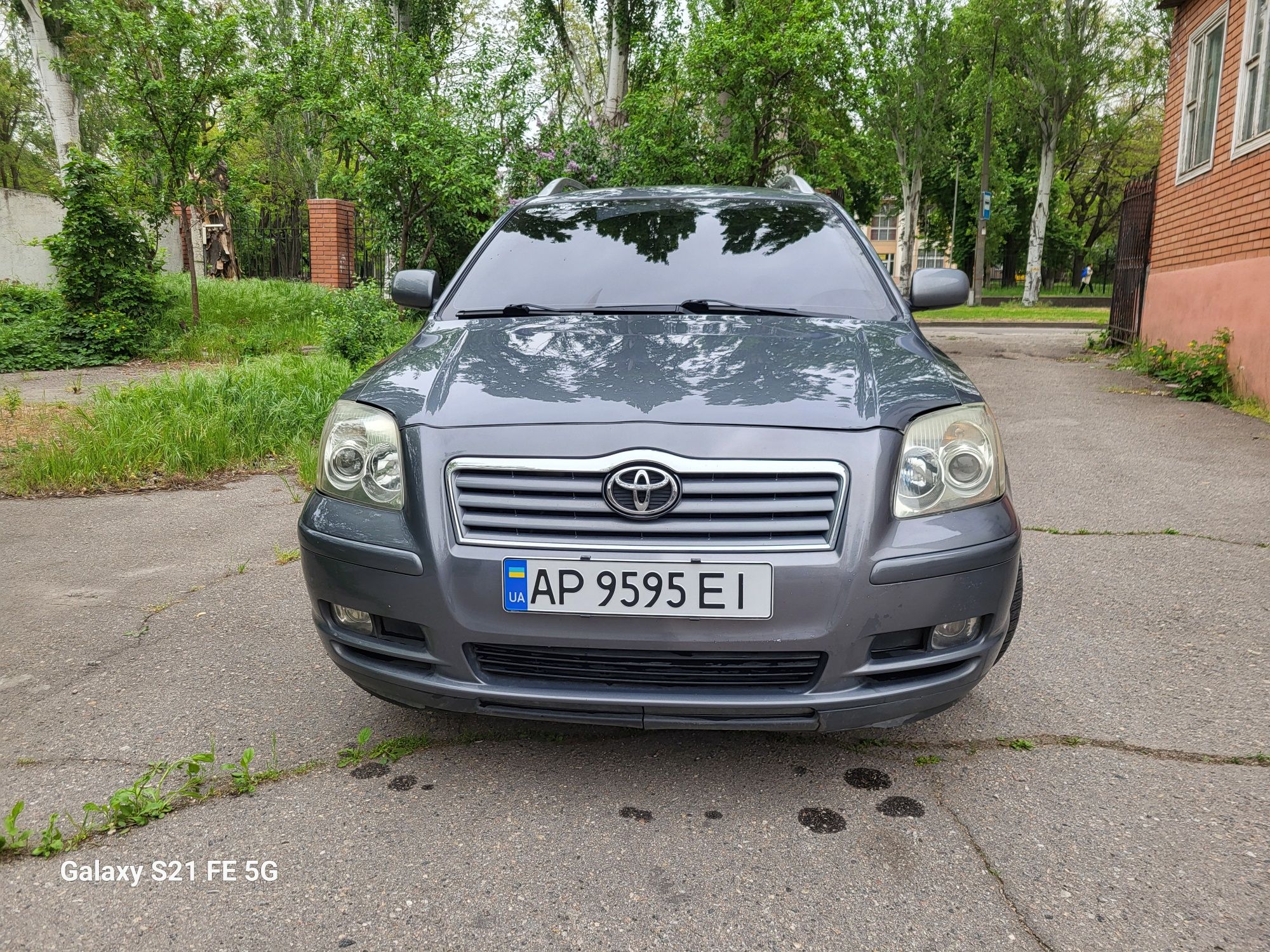 Продам Toyota avensis universal