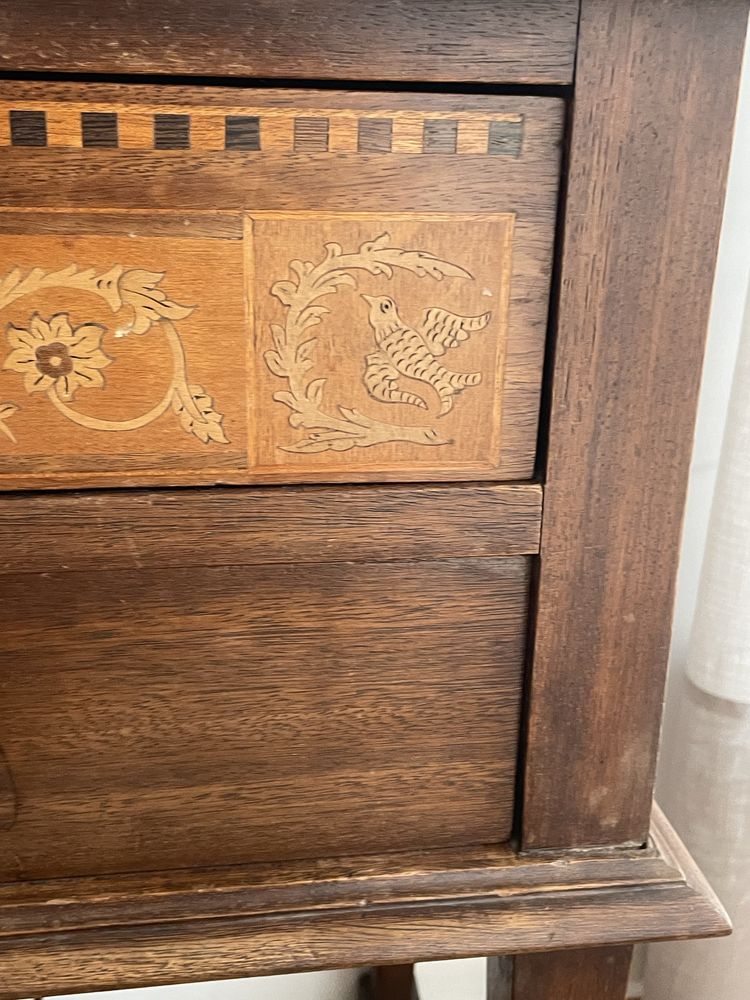 Cama D Maria e 2 mesinhas cabeceira