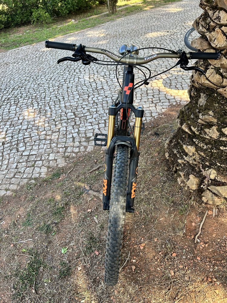 Cube stereo race 160