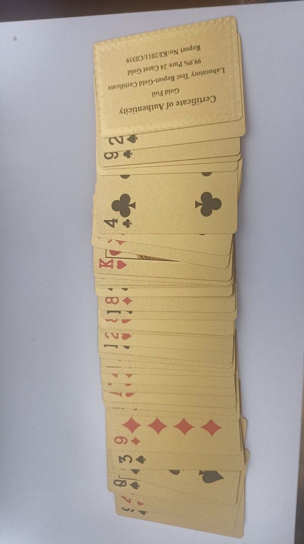 Baralho de Cartas dourado em excelente estado