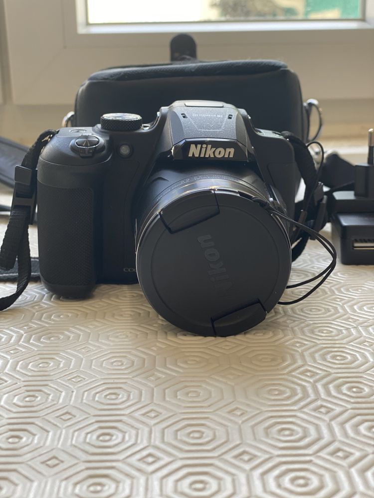 Nikon COOLPIX B700