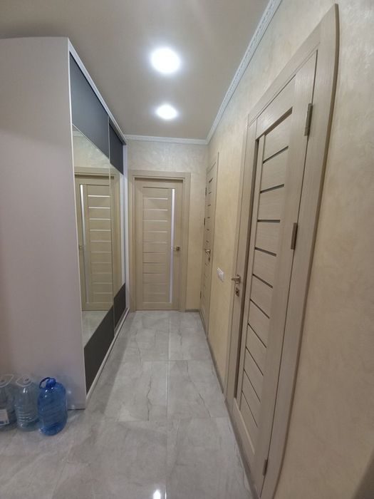 Затишна 3-кімнатна квартира з якісним ремонтом вул. Сержа Лифаря 8-А