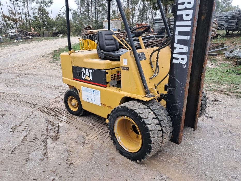 Vendo impilhador de 5 tuneladas tripelex