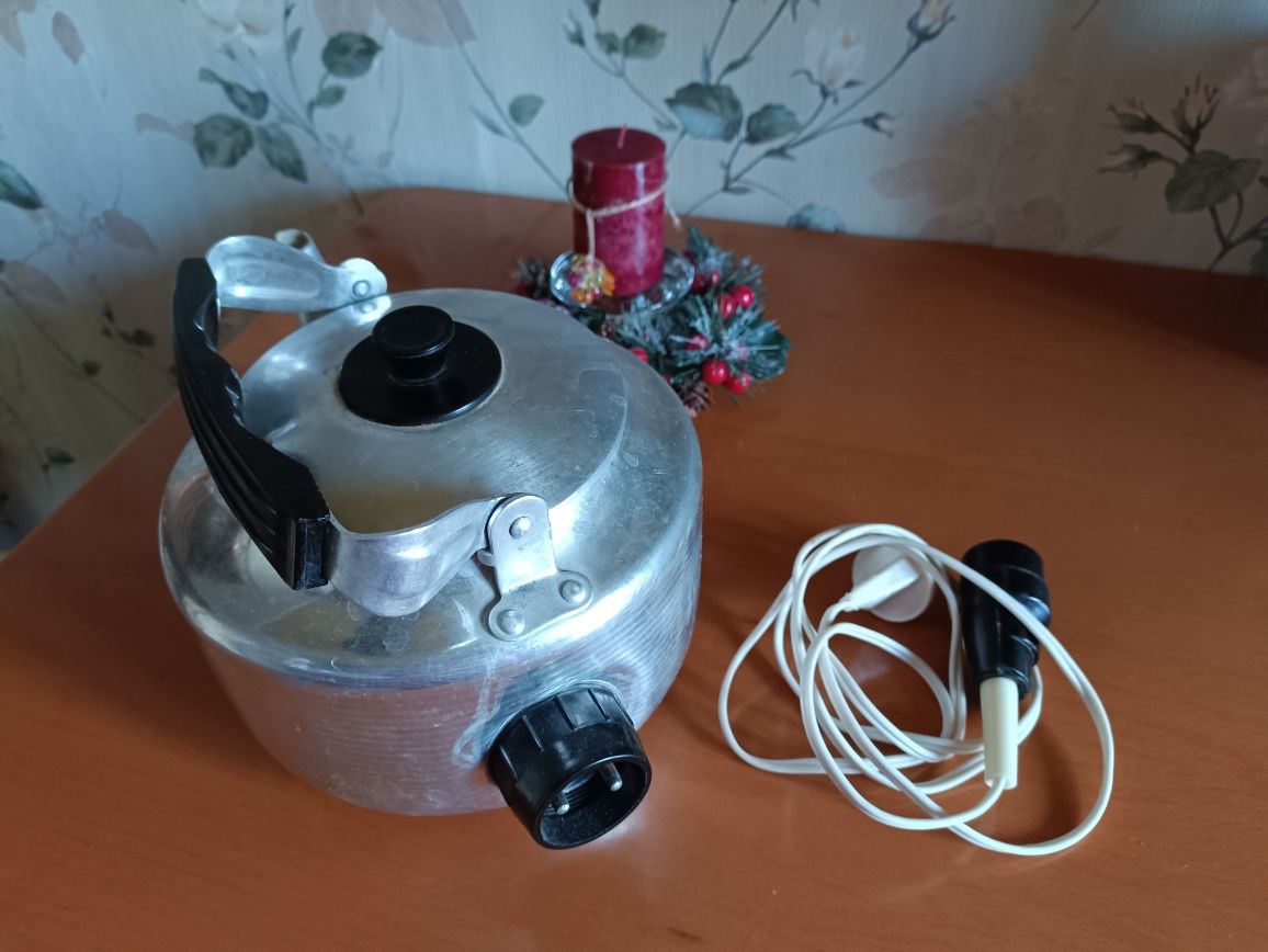 Электрический чайник на 3 литра