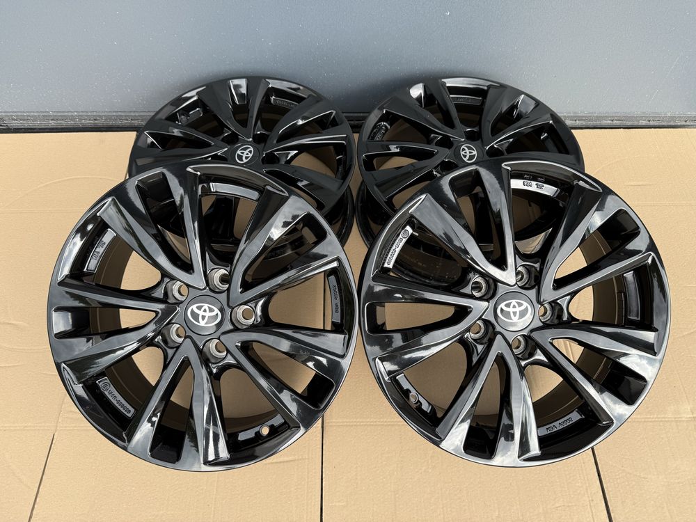 Alufelgi 17 cali 5x114,3 Toyota Corolla E21 Auris HR-V Yaris Cross