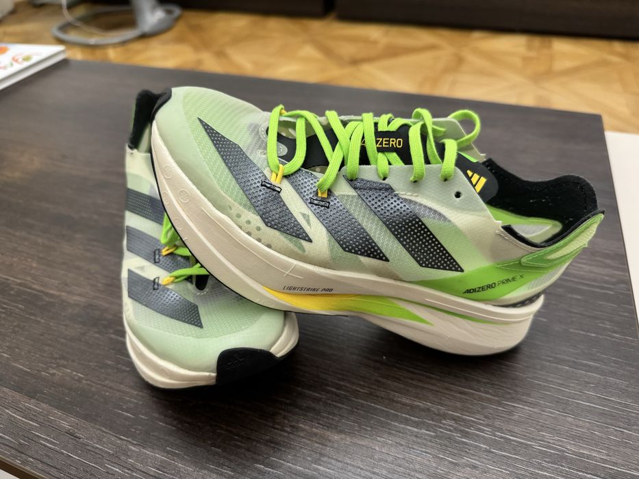 Бігові кросівки Adidas adizero Prime X