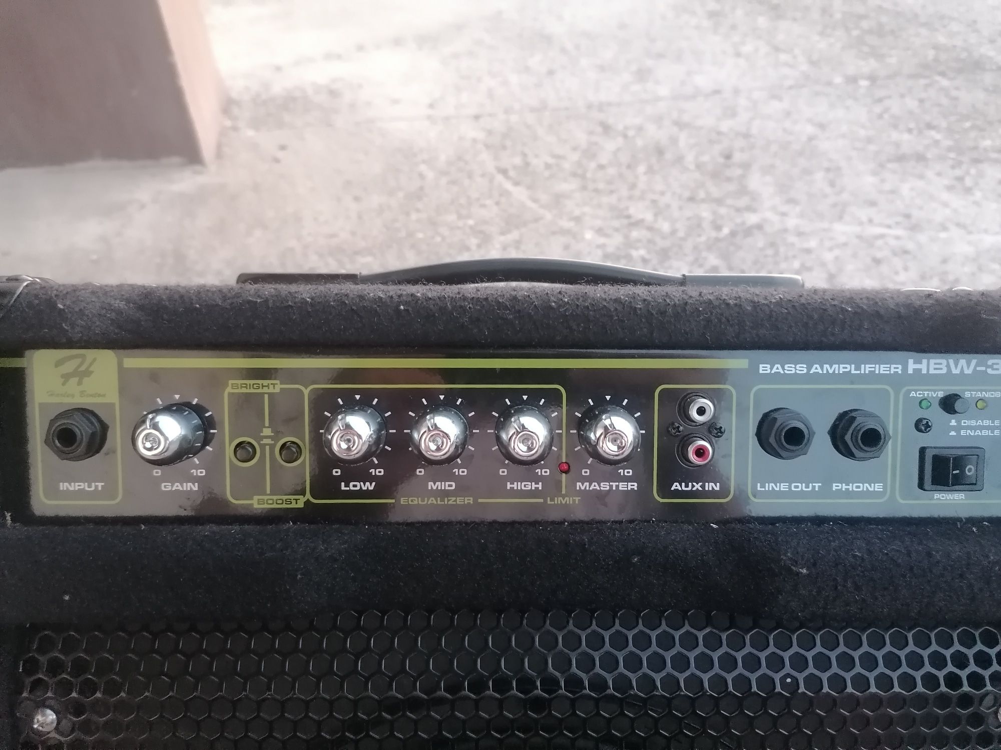 Vendo Amplificador de Guitarra Baixo