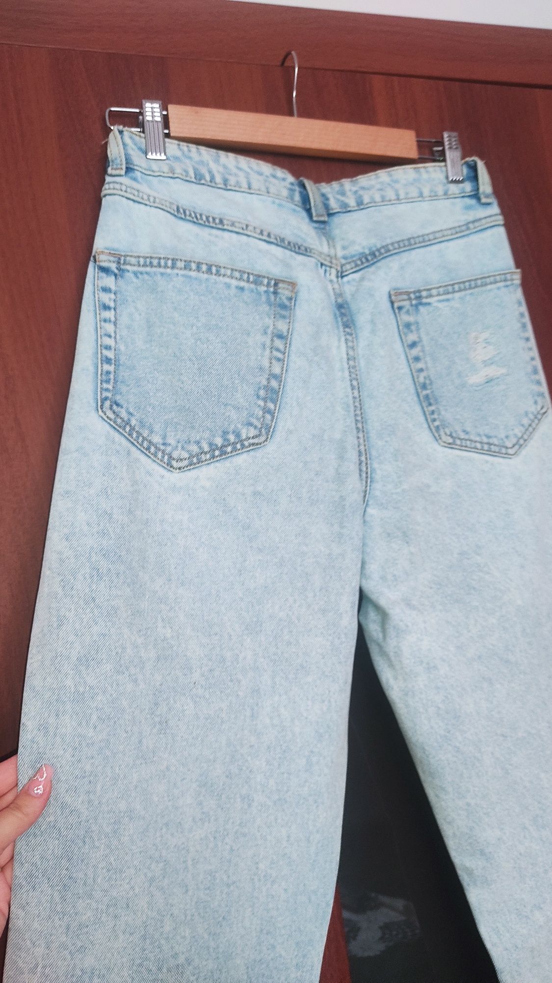 Spodnie jeansy damskie Reserved