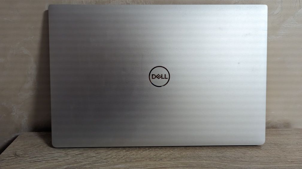 Dell Precision 5540 15.6" 4k i7-9850H 32/512Gb Nvidia 4Gb Windows 11