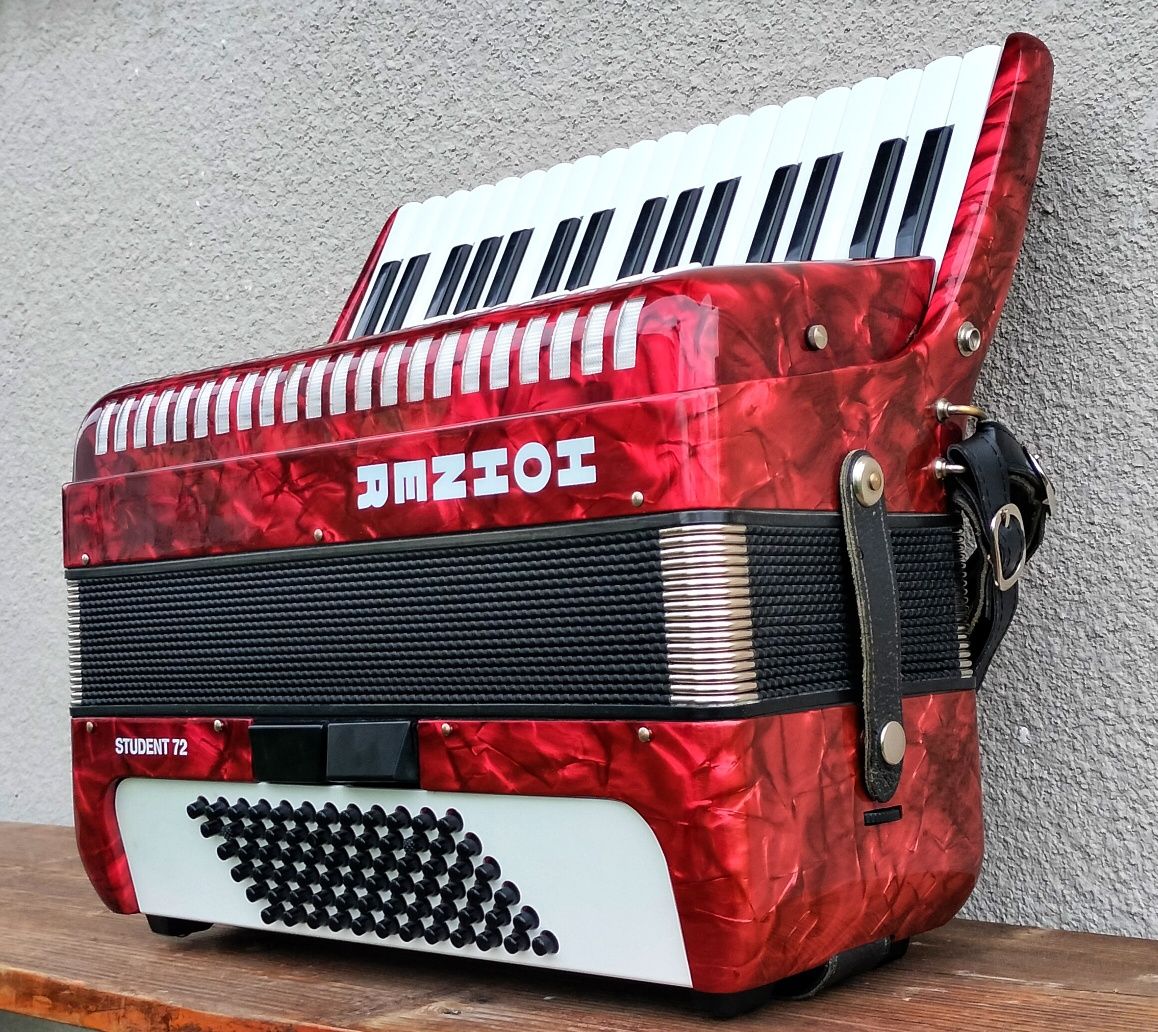 Akordeon Hohner Student 72 basy - jak nowy !
