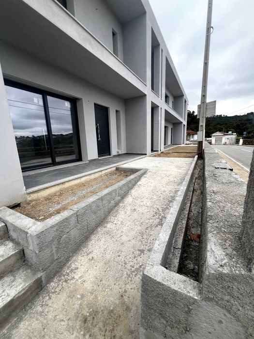 Apartamento T2 Espaçoso para Arrendamento em Lousada