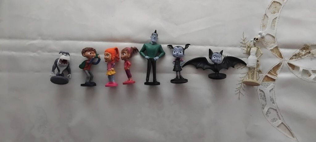 Bonecos Vampirina