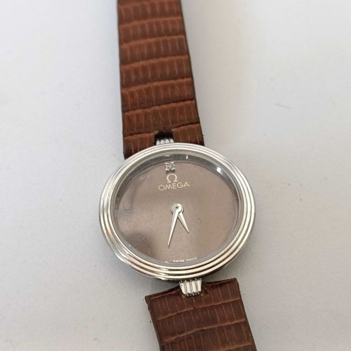 Złota damska Omega białe złoto 18 ct