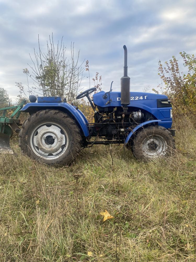 Продам трактор в хорошому стані DW 224