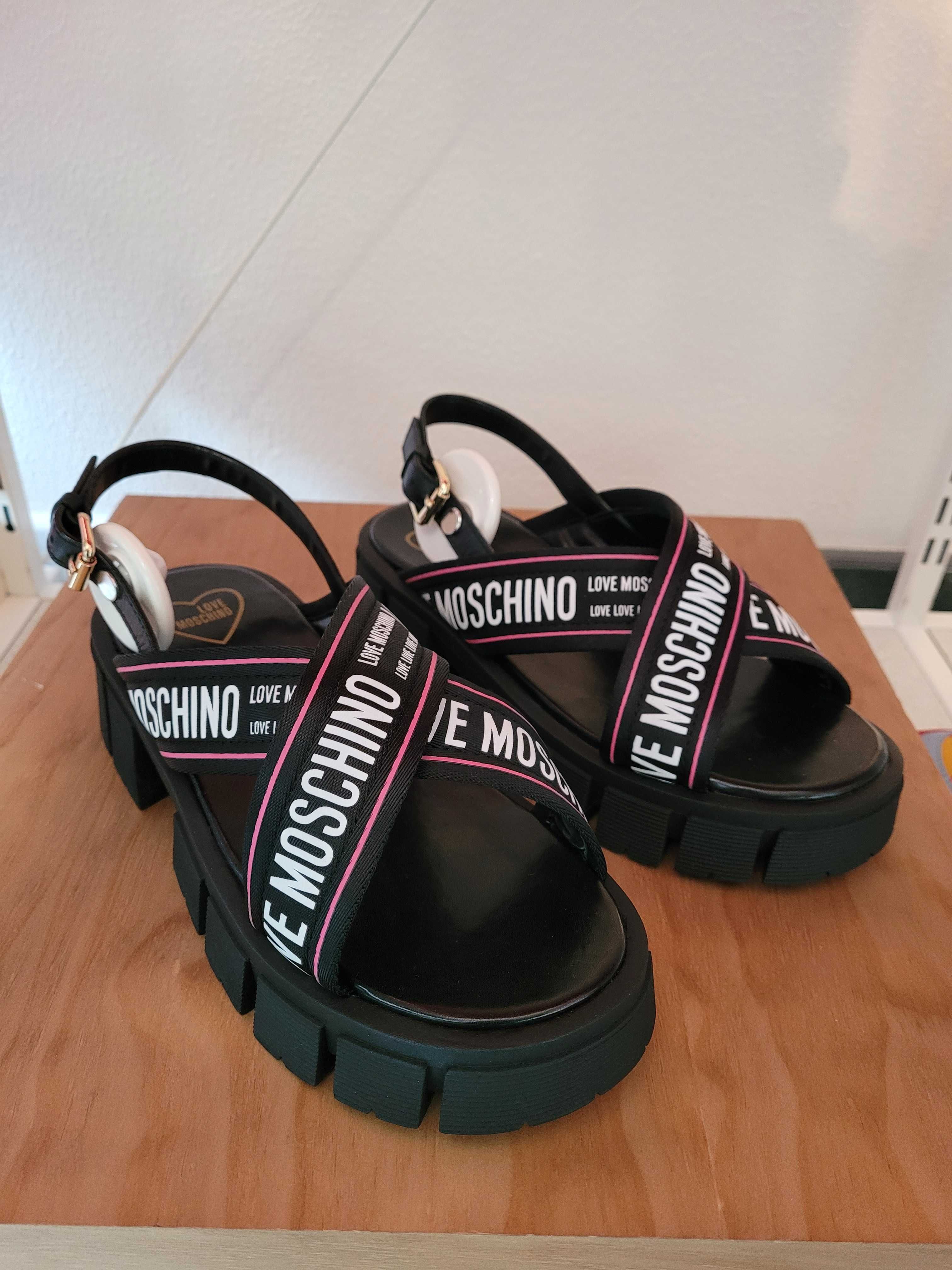 Love Moschino Sandały na platformie