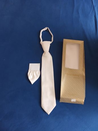 Krawat kaskadowy z paszetką