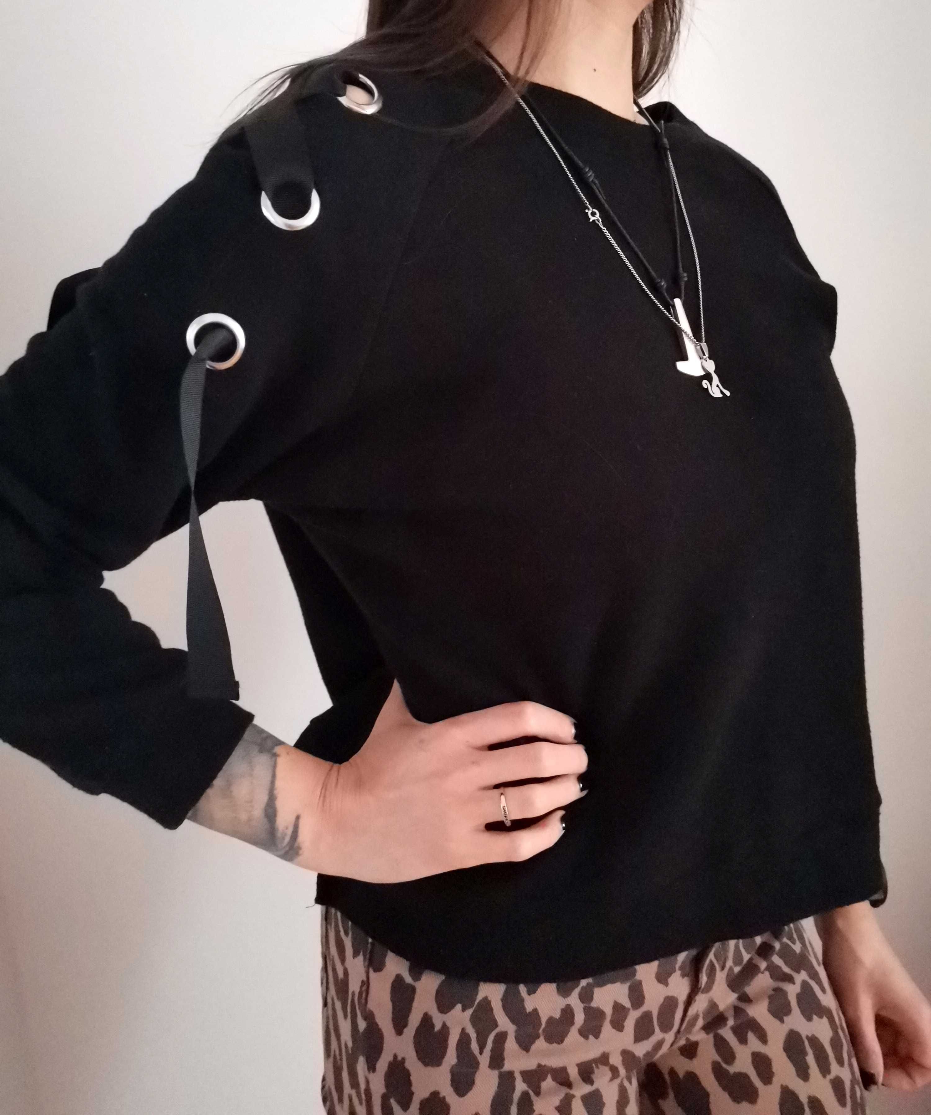 Bluza z wiązaniami