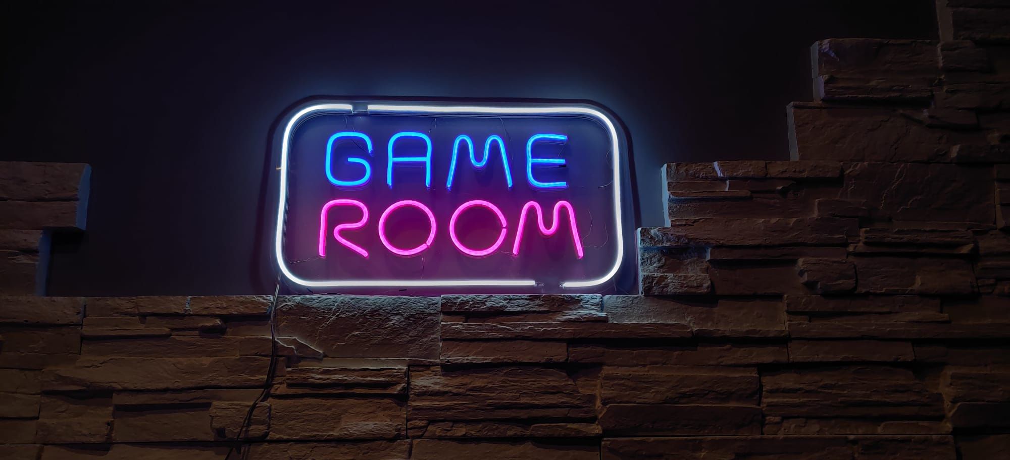 Neon LED napis GAME ROOM