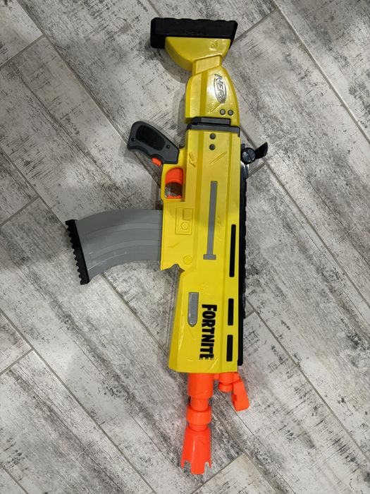 Karabin Nerf fortnite.