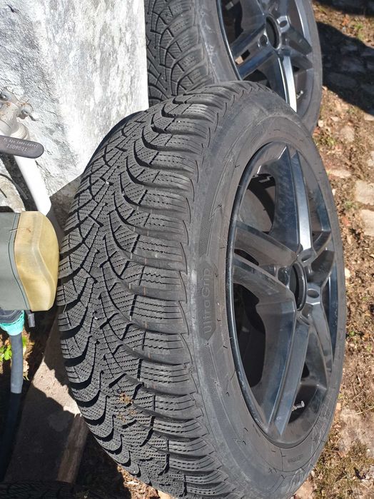 Pneus de muita qualidade vendem-se