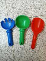 Brinquedos de praia variados