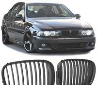 GRELHAS FRONTAIS PARA BMW E39 95-03 LOOK PRETO MATT