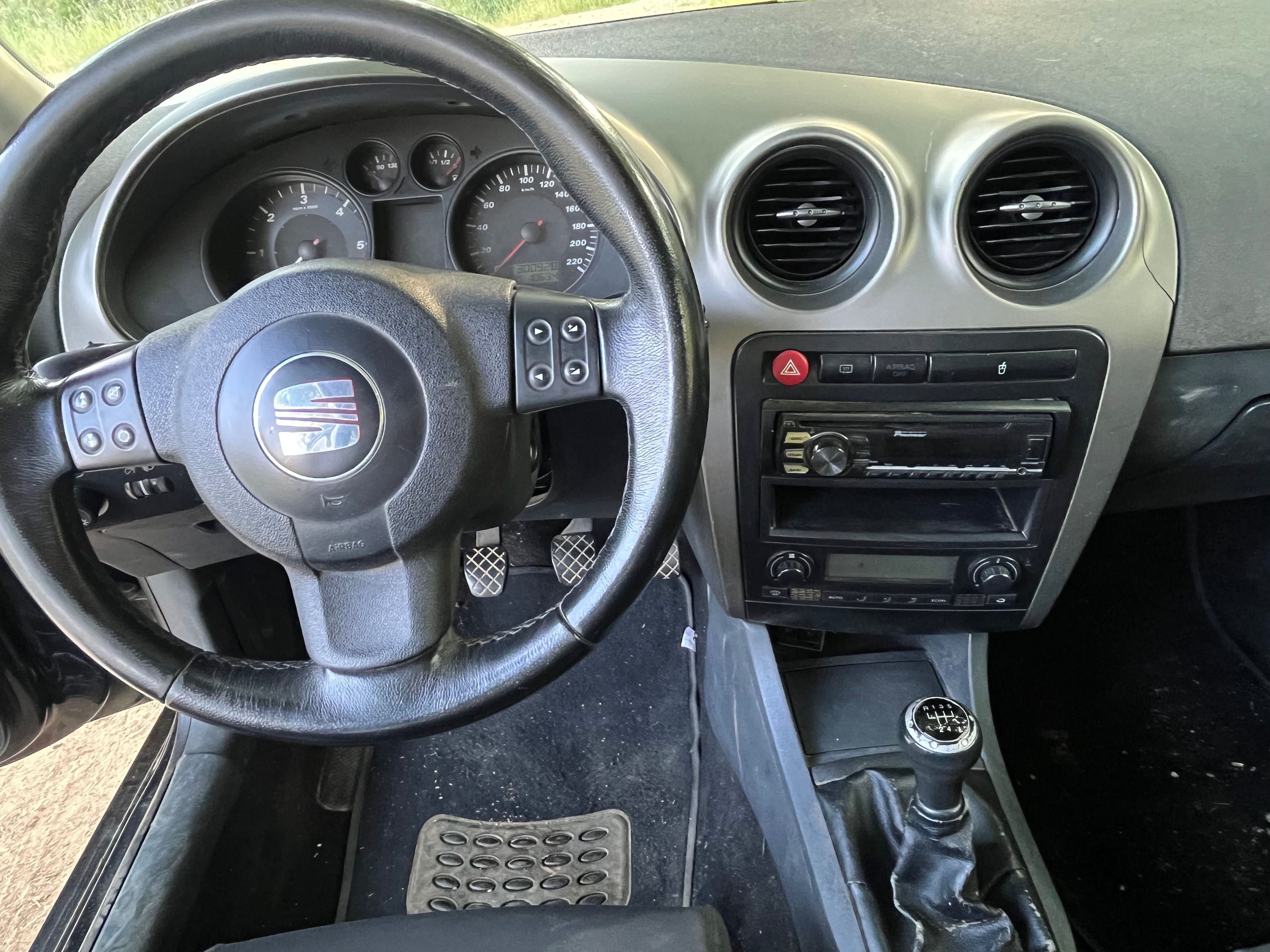 Seat Ibiza, preto, ano 2006, gasóleo