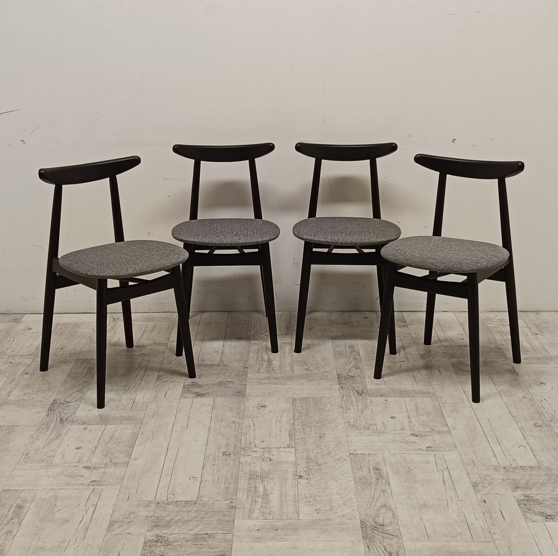 krzesło krzesła Finn A–1609 jak hałas design PRL do salonu