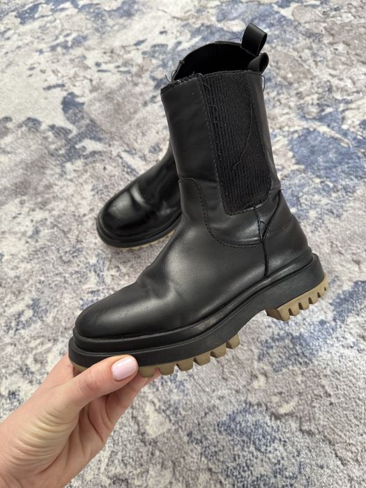Шкіряні чоботи , черевики zara 31 розмір