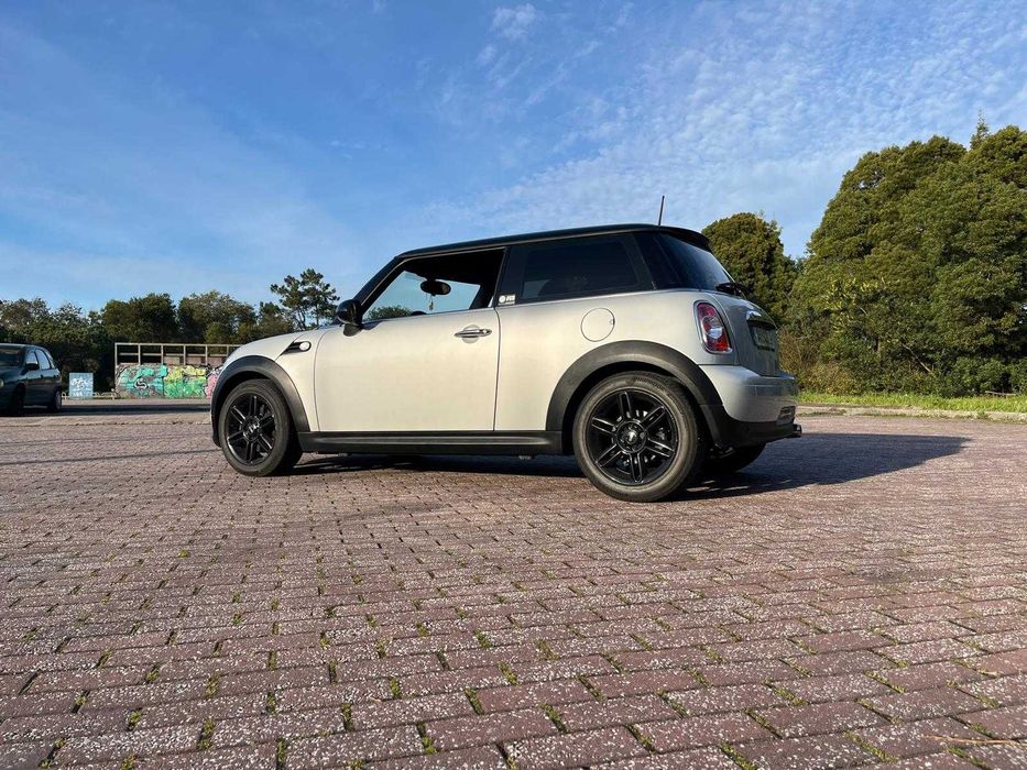 Mini Cooper 2014 Diesel – Consumos Baixos e Excelente Estado