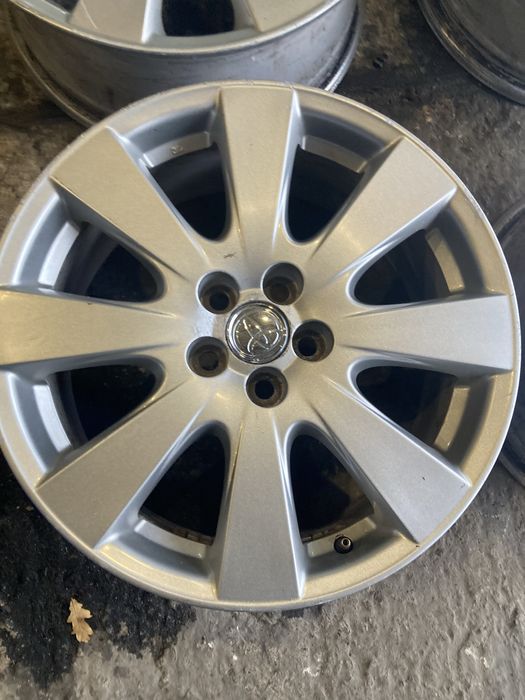 Диски оригінал Toyota avensis verso Prius Corolla lexus ct 5*100 r17