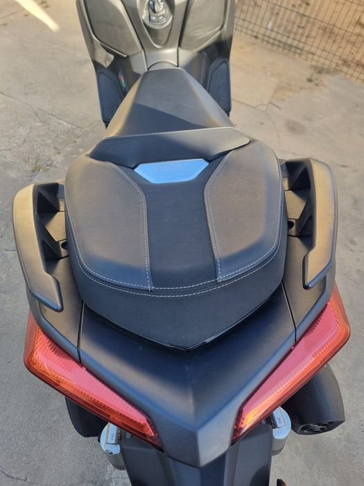 Yamaha X-Max 300