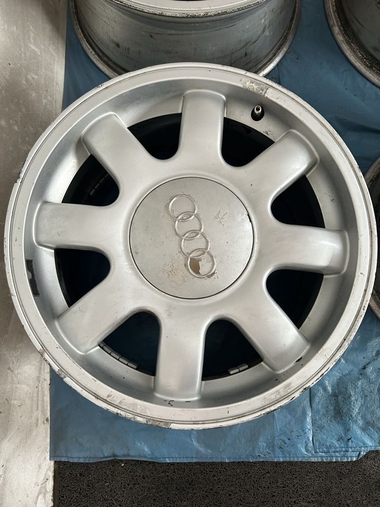 569 Felgi Aluminiowe Oryginał VW Volkswagen R 15 5x112 otwór 57,1