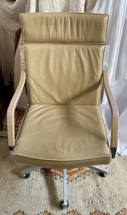 Skórzany fotel biurowy w stylu vintage