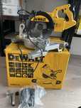 Ukośnica z posuwem DeWalt piła ukosowa DWS773