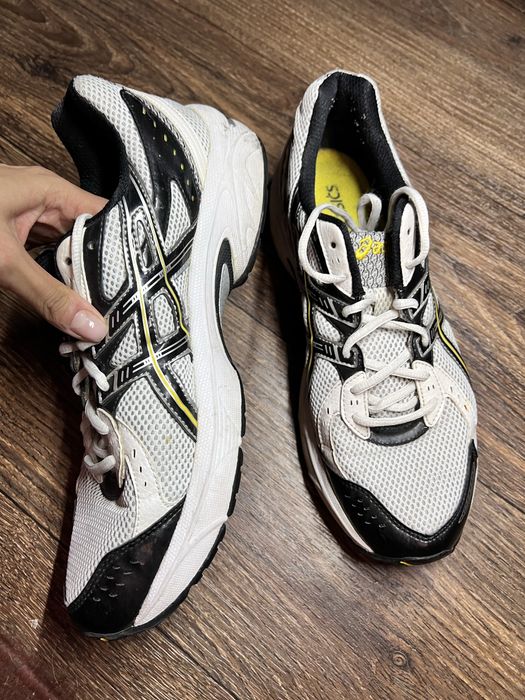 Чоловічі кросівки asics