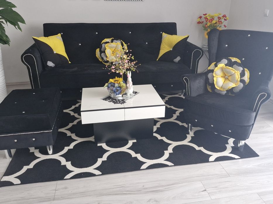 Poduszki Nowe cena za 4 sztuki. 50cm