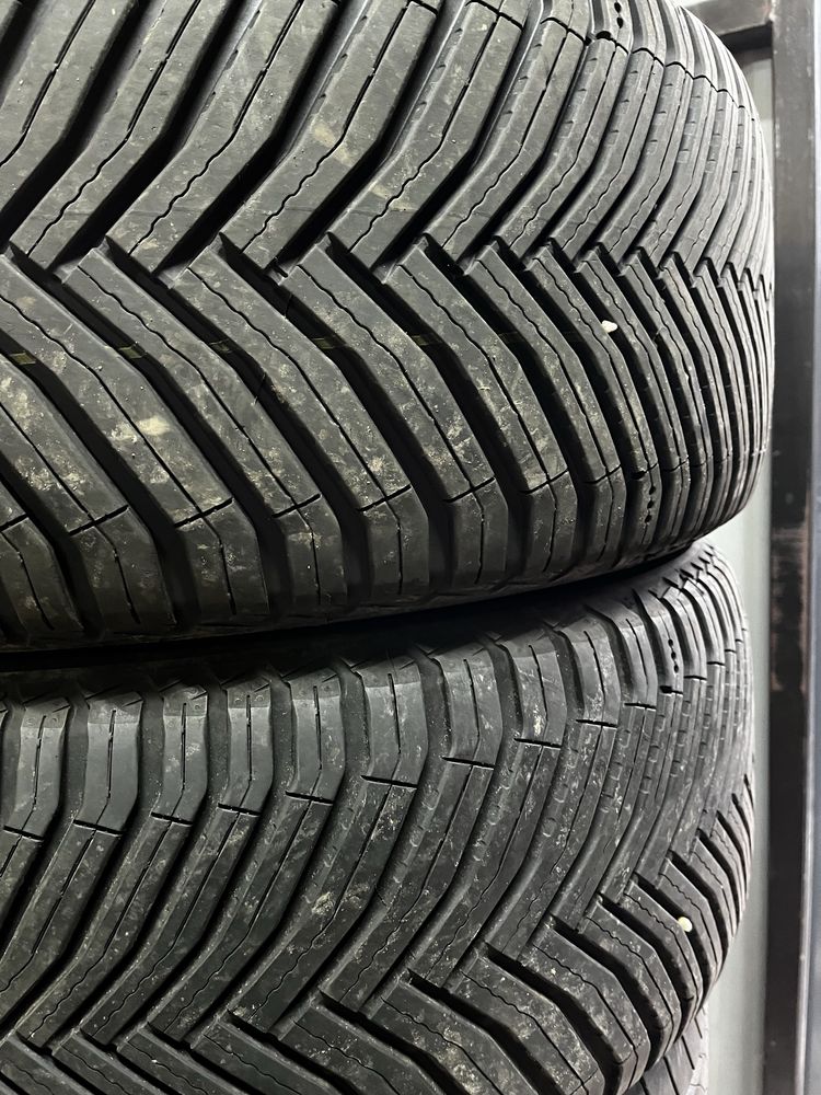 2x 255/45/19 Michelin CrossClimate 2 104H XL SUV VOL