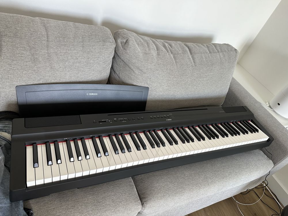 Yamaha 120aB Piano - Like new