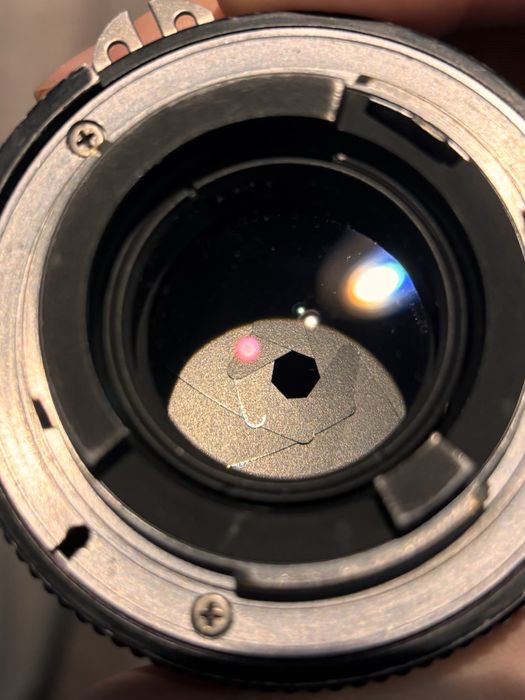 Nikon nikkor 85mm f/2 ai-s