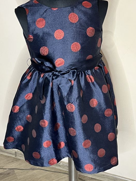 Дитяче нарядне плаття на 2-3 роки. Є 2 однакові одного розміру