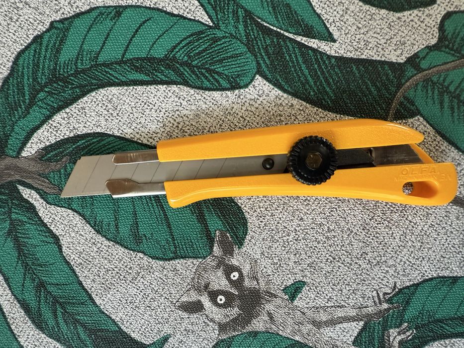 Ніж Нож малярный Olfa BN-L под лезвие 18мм з фиксатором Tajima