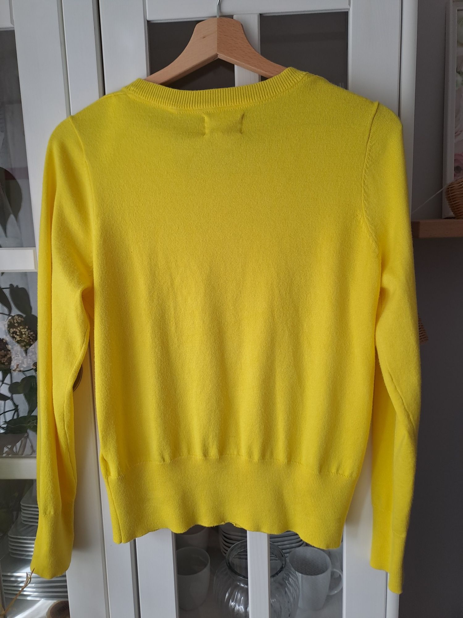 Żółty zapinany sweter Holly & Whyte S